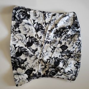 White House Black Market Womens Sz.2  Bustier